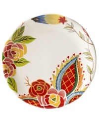 Ensure everyday meals are always served fresh with the scalloped Rose Print dinner plate. A perfect complement to vibrant country homes from Vida by Espana. Ensure everyday meals are always served fresh with the scalloped Rose Print dinner plate. A perfect complement to vibrant country homes from Vida by Espana.