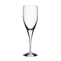 Designer Erika Lagerbielke created the successful Intermezzo glass series over 20 years ago and the handmade glass with its characteristic blue drop can be found in many homes around the world. This popular series is now available with a stylish transparent white drop. Intermezzo Satin is a sober glass that is suitable for all festive occasions; elegant and innocent white for weddings or graduations, or a crisp white for the winter's many celebrations.