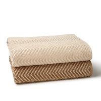 The rich herringbone weave on this sculpted Ralph by Ralph Lauren hand towel creates incomparable luxury and absorbency. The rich herringbone weave on this sculpted Ralph by Ralph Lauren hand towel creates incomparable luxury and absorbency.