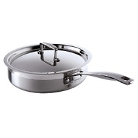 Tri-ply stainless steel design with a pure aluminum core ensures a quick and even heat distribution. Tri-ply stainless steel design with a pure aluminum core ensures a quick and even heat distribution.