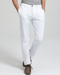 Bring your everyday look up to date with Vince's handsome twill pant, rendered in a classic fit and with a selvedge denim-inspired wash. Bring your everyday look up to date with Vince's handsome twill pant, rendered in a classic fit and with a selvedge denim-inspired wash.