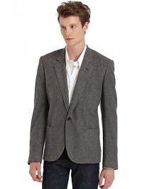 THE LOOKOne-button frontLong sleeves with button cuffsPatch pocketsDual vents in back hemInner welt pocketsTHE FITAbout 27 from shoulder to hemTHE MATERIAL70% wool/28% polyamide/2% elastaneFully linedCARE & ORIGINDry cleanMade in Italy THE LOOKOne-button frontLong sleeves with button cuffsPatch pocketsDual vents in back hemInner welt pocketsTHE FITAbout 27 from shoulder to hemTHE MATERIAL70% wool/28% polyamide/2% elastaneFully linedCARE & ORIGINDry cleanMade in Italy