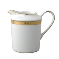 A reference to the design trends of the 70's, the geometric motif of the Athena collection creates a dimensional and graphic appearance. Brilliant and matte highlights the understated neoclassical look, while emphasizing the modernity of the collection. Also in platinum. A reference to the design trends of the 70's, the geometric motif of the Athena collection creates a dimensional and graphic appearance. Brilliant and matte highlights the understated neoclassical look, while emphasizing the modernity of the collection. Also in platinum.