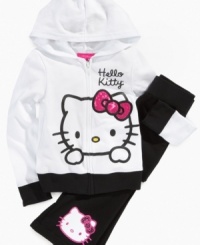 These cute Hello Kitty pants will give her a sweet style she'll love to cuddle up in. These cute Hello Kitty pants will give her a sweet style she'll love to cuddle up in.