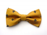 100% Silk Woven Gold Fleur de Lis Self-Tie Bow Tie 100% Silk Woven Gold Fleur de Lis Self-Tie Bow Tie