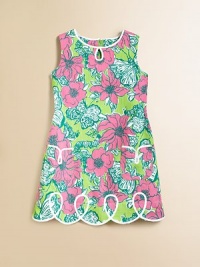 Contrasting scallops sweep across the hem, with allover beautiful floral print and patch pockets for an eye-catching appeal.Scoopneck with keyholeSleevelessBack zipperFront patch pocketsScalloped hem with contrast trim detailFully lined75% cotton/25% polyesterMachine washImported Contrasting scallops sweep across the hem, with allover beautiful floral print and patch pockets for an eye-catching appeal.Scoopneck with keyholeSleevelessBack zipperFront patch pocketsScalloped hem with contrast trim detailFully lined75% cotton/25% polyesterMachine washImported