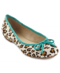 Ballet flats with the best prints. INC International Concept's Paloma flats feature bow detail on the vamp and a pretty contrasting trim. Ballet flats with the best prints. INC International Concept's Paloma flats feature bow detail on the vamp and a pretty contrasting trim.