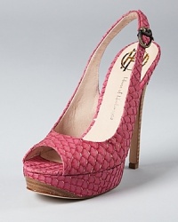 In fuchsia fish-scale textured leather, the Nadya pump delivers punchy color with an unusual twist. From House of Harlow 1960. In fuchsia fish-scale textured leather, the Nadya pump delivers punchy color with an unusual twist. From House of Harlow 1960.