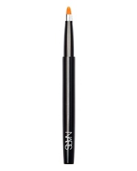 PINCEAU À LÈVRES RÉTRACTABLECustom-designed to provide women with the proper tool for a faster, more professional makeup application. This brush is designed with only the finest quality of hairs and a delicately weighted handle to provide the necessary balance for professional and precise makeup application. PINCEAU À LÈVRES RÉTRACTABLECustom-designed to provide women with the proper tool for a faster, more professional makeup application. This brush is designed with only the finest quality of hairs and a delicately weighted handle to provide the necessary balance for professional and precise makeup application.