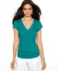Build your wardrobe with a fabulous-fitting petite tee from INC! The voile trim adds a delicate touch to this essential. Build your wardrobe with a fabulous-fitting petite tee from INC! The voile trim adds a delicate touch to this essential.