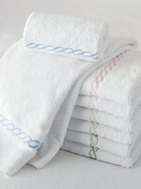 Plush, soft, luxurious Egyptian cotton, with a graceful embroidered chain border.32L X 18W Cotton Machine wash Made in USA Plush, soft, luxurious Egyptian cotton, with a graceful embroidered chain border.32L X 18W Cotton Machine wash Made in USA