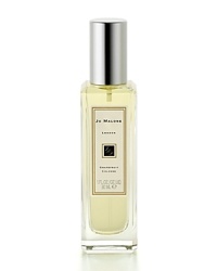 Instantly awakening the senses, Grapefruit is a lively, uplifting citrus with a spicy heart. Grapefruit and tangerine are combined with vetiver and rosemary to create this outspoken citrus scent. Instantly awakening the senses, Grapefruit is a lively, uplifting citrus with a spicy heart. Grapefruit and tangerine are combined with vetiver and rosemary to create this outspoken citrus scent.
