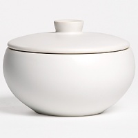 Vera Wang Naturals Chalk is Vera Wangs new casual tabletop collection. The collection features simple designs in modern organic shapes for everyday use. Rectangular trays, stacking bowls, and a pitcher round out the collection. This collection is also available in Leaf and Graphite. Vera Wang Naturals Chalk is Vera Wangs new casual tabletop collection. The collection features simple designs in modern organic shapes for everyday use. Rectangular trays, stacking bowls, and a pitcher round out the collection. This collection is also available in Leaf and Graphite.