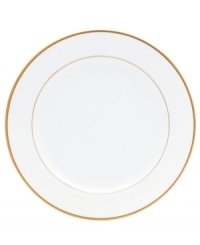 Serve special meals on this simply beautiful gold-rimmed salad plate and make dining at home feel like a four-star affair. Serve special meals on this simply beautiful gold-rimmed salad plate and make dining at home feel like a four-star affair.
