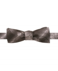 Any way you want it. Double your options for a fine evening out with this reversible bowtie from Countess Mara. Any way you want it. Double your options for a fine evening out with this reversible bowtie from Countess Mara.