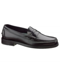 This pair of men's dress shoes is a great choice for the work week or the weekend. These handsome Sebago penny loafers for men combine modern comfort and classic sophistication. This pair of men's dress shoes is a great choice for the work week or the weekend. These handsome Sebago penny loafers for men combine modern comfort and classic sophistication.