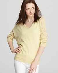 Hue-happy linen takes to a generous dolman cut for an Eileen Fisher tunic that will take you from season to season. Hue-happy linen takes to a generous dolman cut for an Eileen Fisher tunic that will take you from season to season.