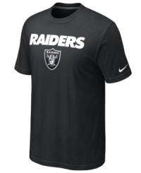 From the pre-game to after-party, show off your Oakland Raiders pride in this NFL football t-shirt from Nike. From the pre-game to after-party, show off your Oakland Raiders pride in this NFL football t-shirt from Nike.