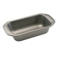 Circulon Nonstick Bakeware 9-Inch-by-5-Inch Loaf Pan Circulon Nonstick Bakeware 9-Inch-by-5-Inch Loaf Pan