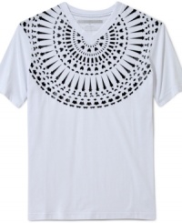 With a big bold graphic, this Sean John t-shirt redefines your basics wardrobe.