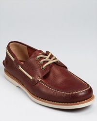 Set yourself up in style with time-honored classic boat shoes from Frye, rendered in rich, burnished redwood leather and featuring traditionally decorative laces and stitching. Set yourself up in style with time-honored classic boat shoes from Frye, rendered in rich, burnished redwood leather and featuring traditionally decorative laces and stitching.