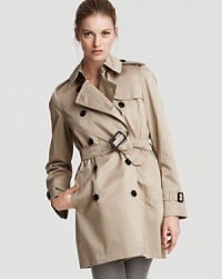 Always ultra sleek and sophisticated, this iconic Burberry trench finishes any outfit with unabashed elegance. Always ultra sleek and sophisticated, this iconic Burberry trench finishes any outfit with unabashed elegance.