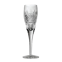 The Irish Lace flute combines two great traditions in Irish handcraft - artisanal crystal and fine crochet work. The result is a stylish pattern of diamond and wedge cuts reminiscent of elegant Irish Lace - a stunning new interpretation of the country's classic heritage. The Irish Lace flute combines two great traditions in Irish handcraft - artisanal crystal and fine crochet work. The result is a stylish pattern of diamond and wedge cuts reminiscent of elegant Irish Lace - a stunning new interpretation of the country's classic heritage.