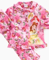 Pretty and soft pajama set adorned with Disney's princesses by AME. Pretty and soft pajama set adorned with Disney's princesses by AME.