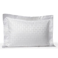 Pratesi, the world's legendary linen maker presents Hotel Sweet Hotel; the linen of choice for elite hotels and discerning clientele around the globe. Pratesi, the world's legendary linen maker presents Hotel Sweet Hotel; the linen of choice for elite hotels and discerning clientele around the globe.