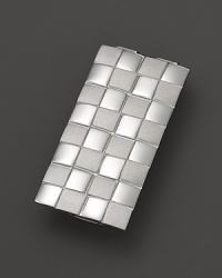 This classic sterling silver money clip from Dolan & Bullock features a subtle pattern. From the Sterling Silver Collection. This classic sterling silver money clip from Dolan & Bullock features a subtle pattern. From the Sterling Silver Collection.