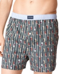 Classic style boxer by Tommy Hilfiger patterned with vertical oars galore is made from 100% cotton for all day comfort. Classic style boxer by Tommy Hilfiger patterned with vertical oars galore is made from 100% cotton for all day comfort.