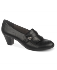 Life Strides' Warson pumps are tailored to perfection with a round toe and button detail at the vamp. Life Strides' Warson pumps are tailored to perfection with a round toe and button detail at the vamp.