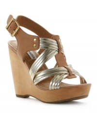 You'll steal the show in these Steve Madden sandals. The unexpected texture and color pairings on the Tampaa make these wedges really pop. You'll steal the show in these Steve Madden sandals. The unexpected texture and color pairings on the Tampaa make these wedges really pop.