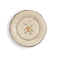 Hand-painted fleurs-de-lis and vines combine with uneven edges to add old world charm to Arte Italica's Medici collection. Hand-painted fleurs-de-lis and vines combine with uneven edges to add old world charm to Arte Italica's Medici collection.