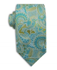 Vintage paisley and an updated color combination help this Geoffrey Beene tie strike the right balance between the old and new schools. Vintage paisley and an updated color combination help this Geoffrey Beene tie strike the right balance between the old and new schools.