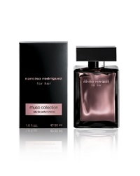 For her musc collection is a sensual interpretation of Narciso Rodriguez's original musc oil - the ultimate expression of luxury. A seductive scent built around a heart of musk, enlightened by a bouquet of white flowers. For her musc collection is a sensual interpretation of Narciso Rodriguez's original musc oil - the ultimate expression of luxury. A seductive scent built around a heart of musk, enlightened by a bouquet of white flowers.