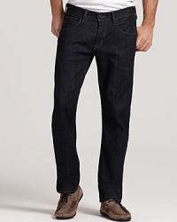 With the look and fit of an old favorite, the Dustin Athletic jean provides a comfy basis for your casual look.