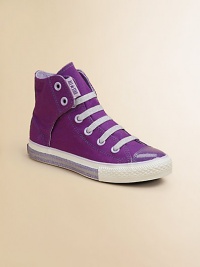 Whether she's on the court or chilling at home, this canvas silhouette with glittery accents is the perfect go-to choice. Lace-up closureCanvas upperRubber sole with glitter-coated trimTraditional Chuck insoleImported Whether she's on the court or chilling at home, this canvas silhouette with glittery accents is the perfect go-to choice. Lace-up closureCanvas upperRubber sole with glitter-coated trimTraditional Chuck insoleImported