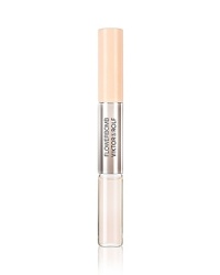 Opulent and full-bodied, the iconic and multi-faceted Viktor & Rolf Flowerbomb is now available in a luxurious rollerball and lip gloss duo-letting the magic of Viktor & Rolf live on wherever you may go. Dress lips in a shimmery light gloss, infused with gourmand notes true to Flowerbomb, or flip to envelop yourself in the addictive Eau de Parfum. Opulent and full-bodied, the iconic and multi-faceted Viktor & Rolf Flowerbomb is now available in a luxurious rollerball and lip gloss duo-letting the magic of Viktor & Rolf live on wherever you may go. Dress lips in a shimmery light gloss, infused with gourmand notes true to Flowerbomb, or flip to envelop yourself in the addictive Eau de Parfum.