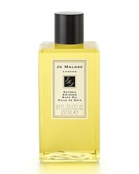 The first Jo Malone fragrance was created as a gift for the original 20 facial clients. The warm, woody scents of sandalwood and cedarwood are seasoned with nutmeg and vibrant ginger in this unexpected combination of ingredients. Nutmeg & Ginger Bath Oil gently fragrances and moisturizes the skin. Lush and softly foaming, it's pure relaxation. The first Jo Malone fragrance was created as a gift for the original 20 facial clients. The warm, woody scents of sandalwood and cedarwood are seasoned with nutmeg and vibrant ginger in this unexpected combination of ingredients. Nutmeg & Ginger Bath Oil gently fragrances and moisturizes the skin. Lush and softly foaming, it's pure relaxation.