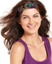 Vivacious hues and exotic feathers give this Brasil-inspired headwrap a lively appearance.
