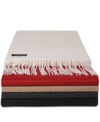 The cashmere muffler in collectible colors from Club Room: For men who build a wardrobe based on classics. The cashmere muffler in collectible colors from Club Room: For men who build a wardrobe based on classics.