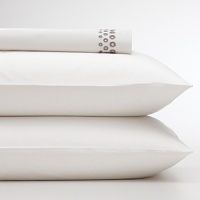 Unmatched opulence from this percale sheeting. Features a eyelet detail.