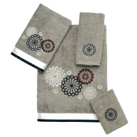 Avanti Premier Spyro Dance Bath Towel, Putty Avanti Premier Spyro Dance Bath Towel, Putty