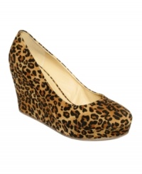 How fun. The Elizabeth wedge platform pumps by Barefoot Tess brings the exotic essence of the animal kingdom into your closet. How fun. The Elizabeth wedge platform pumps by Barefoot Tess brings the exotic essence of the animal kingdom into your closet.