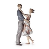 Lladró Happy Encounter Figurine Lladró Happy Encounter Figurine