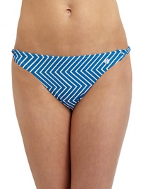 THE LOOKZigzag stripes patternTwisted side strapsElastic waist and leg openingsTHE MATERIAL80% nylon/20% spandexFully linedCARE & ORIGINHand washImportedPlease note: Bikini top sold separately. 