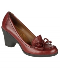 The cards are stacked in your favor. Naturalizer raises the height and level of style on the loafer-style Joey pumps with a comfortable, flexible heel. The cards are stacked in your favor. Naturalizer raises the height and level of style on the loafer-style Joey pumps with a comfortable, flexible heel.