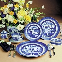 The most fashionable tables in the early American Republic were set with blue and white Canton ware, so called for the great Chinese trading port from which it came. Chinese blue and white porcelain was in demand well into the 19th century and has been part of the heritage of many American families. Blue Canton from Mottahedeh faithfully recaptures this centuries-old tradition and style.