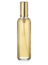 Shalimar is a fragrance to excite and express desire. Top Notes: Lemon, Bergamot. Middle Notes: Jasmine, May Rose Opopanax, Tonka Bean, Vanilla. Base Notes: Iris, Incense. 3.1 oz. Shalimar is a fragrance to excite and express desire. Top Notes: Lemon, Bergamot. Middle Notes: Jasmine, May Rose Opopanax, Tonka Bean, Vanilla. Base Notes: Iris, Incense. 3.1 oz.
